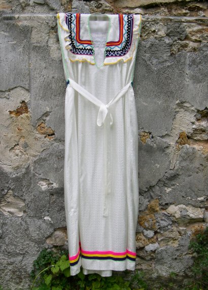 Robe Kabyle blanche &agrave; volants