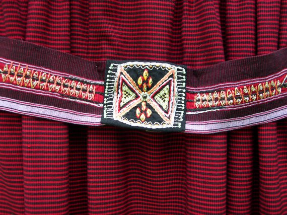 Robe en Fouta ancienne d&eacute;tail de la ceinture