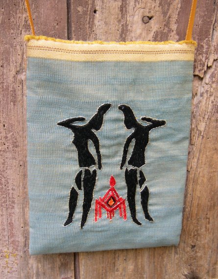 Pochette danseuses du Tassili vue en d&eacute;tail